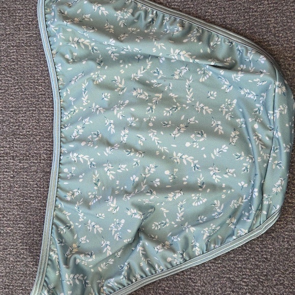 Vanity Fair Illumination String Bikini Panties Set Of 2 Size 7 L - Picture 3 of 5